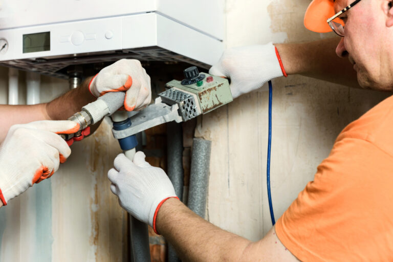 The,Worker,Is,Soldering,Plastic,Pipes,And,Connecting,Them,To